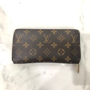 Louis Vuitton Zippy Wallet